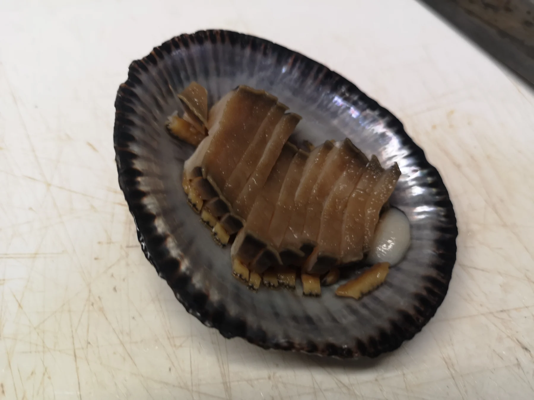 マツバガイの刺身